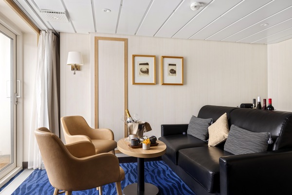 HX Hurtigruten Expeditions, MS Spitsbergen, Expedition Suite MG, Credit - Espen Mills 4.jpg